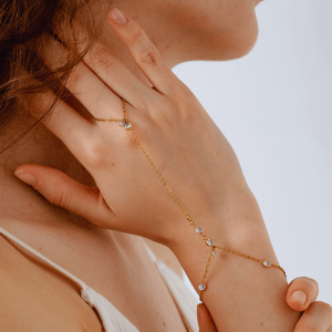 hand chain gold